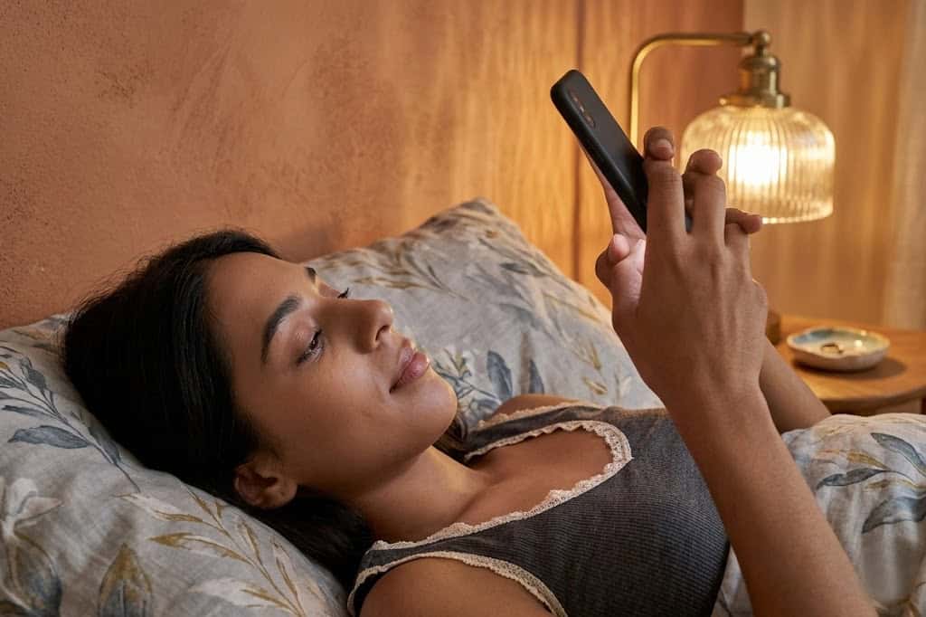 How to Respond to a Late Night “Hey” or “U Up” Text